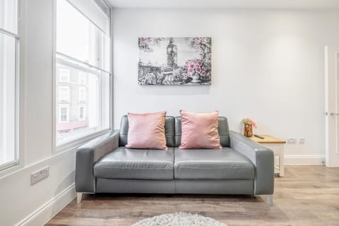 Bright & Modern 2-Bed Notting Hill Apartment Apartment in City of Westminster