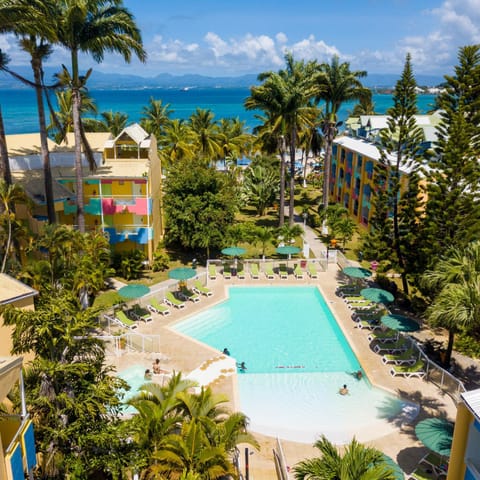 Nearby landmark, Garden, Pool view, Sea view, Swimming pool, sunbed