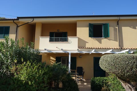 Facade/entrance, Day, On site, Garden view