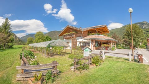 Restaurant/places to eat, Facade/entrance, Bird's eye view, Garden, View (from property/room), Decorative detail, Animals, Pets, Garden view, Landmark view, Mountain view, Breakfast, Buffet breakfast, Italian breakfast, Non alcoholic drinks, Family