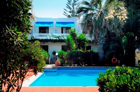 Facade/entrance, Swimming pool