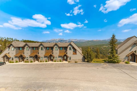 Saddle Ridge I2 House in Big Sky