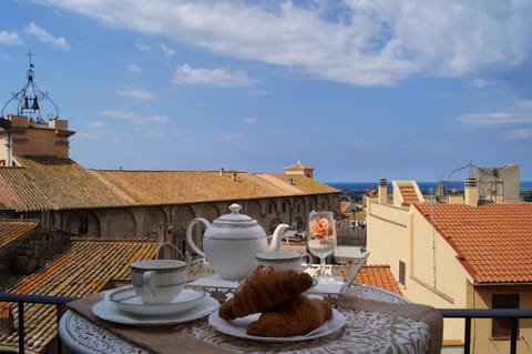 City view, Landmark view, Sea view