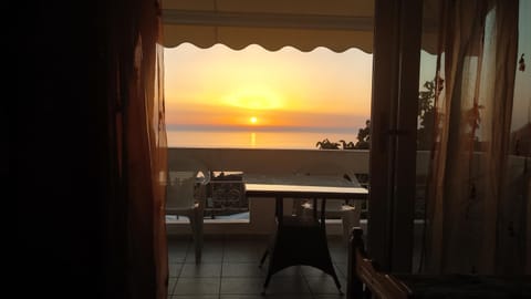 View (from property/room), Balcony/Terrace, Sea view, Sunset