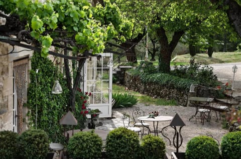 Patio, Day, Garden, Garden view