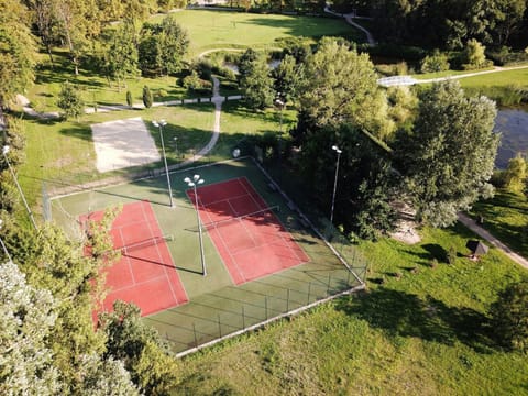 Tennis court