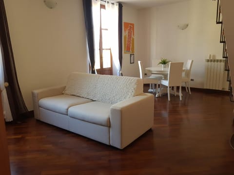 In Piazzetta Condo in Pisa