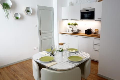 Arles Holiday - Le Studio Chic Condo in Arles