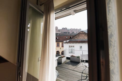 Nearby landmark, Balcony/Terrace