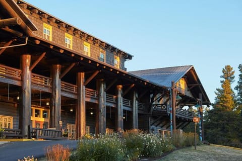 Glacier Park Lodge Lodge nature in East Glacier Park