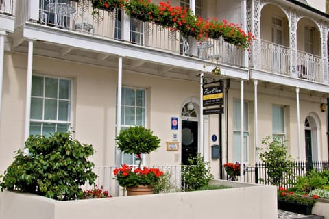 Pier View Self Catering Luxury Apartments Apartment in Southend-on-Sea