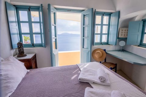 Bed, Day, Natural landscape, Summer, Bedroom, Autumn, Sea view, Sea view, Sunrise, towels