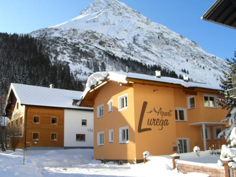 Property building, Winter