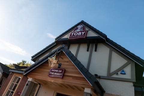 Toby Carvery Strathclyde, M74 J6 by Innkeeper's Collection Hotel in Bellshill