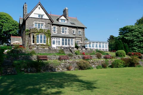 Facade/entrance, Garden