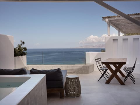 Patio, Day, Natural landscape, Hot Tub, View (from property/room), Balcony/Terrace, Seating area, Sea view