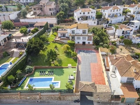 Villa Peralta, heated and private pool ,near beach and golf courses Villa in Alhaurín de la Torre