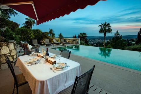 Balcony/Terrace, Pool view, Swimming pool, Dinner