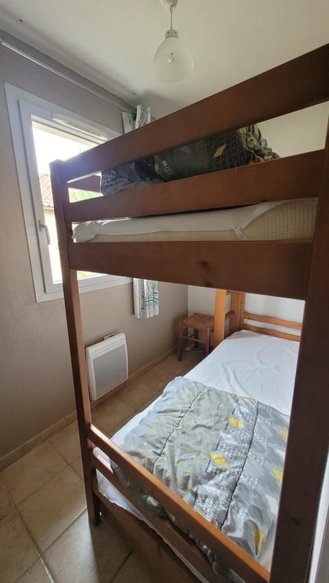 Bed, Photo of the whole room, Bedroom, bunk bed