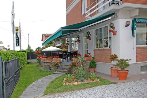 Facade/entrance, Day
