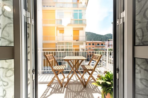 Balcony/Terrace, City view, Inner courtyard view