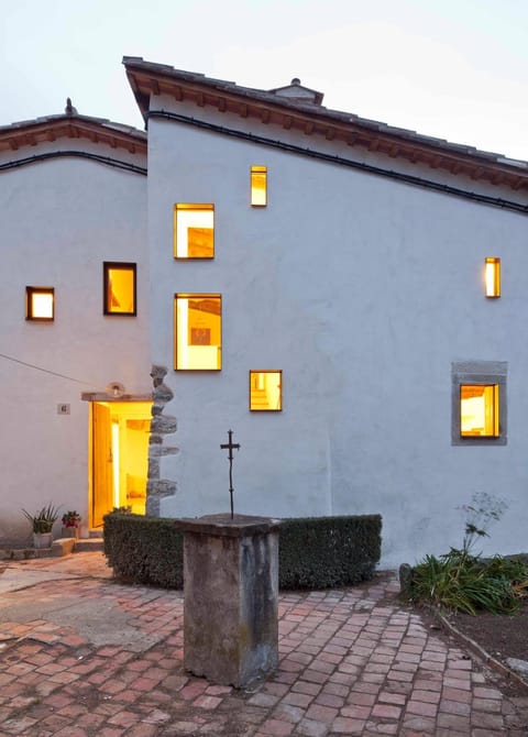 B&B La Rectoria de Sant Miquel de Pineda Bed and Breakfast in Garrotxa