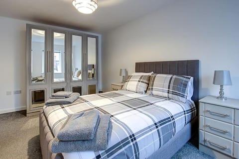 Sunderland Short Stays 2 bedroom apartment Free Parking Fulwell SR6 Apartment in Sunderland