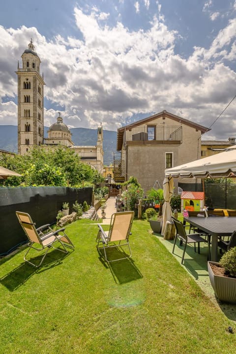 Garden, Garden view, sunbed