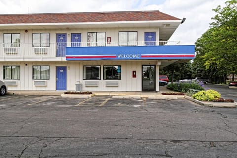 Motel 6-Amherst, OH - Cleveland West - Lorain Hotel in Lake Erie