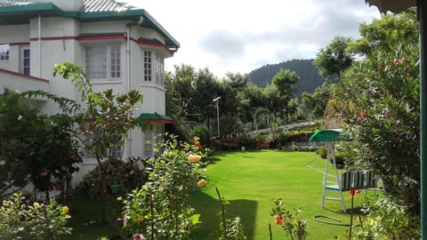 Rosewood Estate Bed and Breakfast in Himachal Pradesh