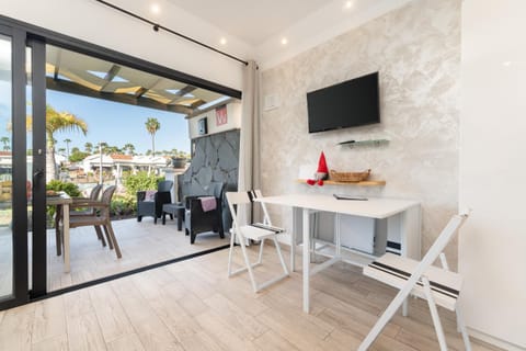 TV and multimedia, Dining area