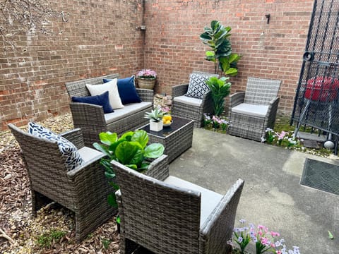 Patio, Garden, Balcony/Terrace, Seating area