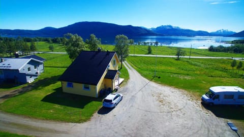On site, Garden view, Lake view, Mountain view, Street view