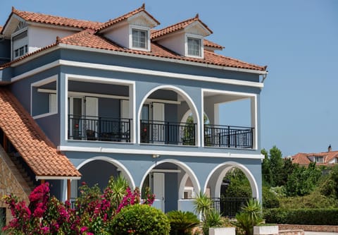 Property building, Balcony/Terrace