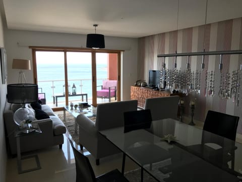 Apartamento con vistas al Mar Condo in Sesimbra
