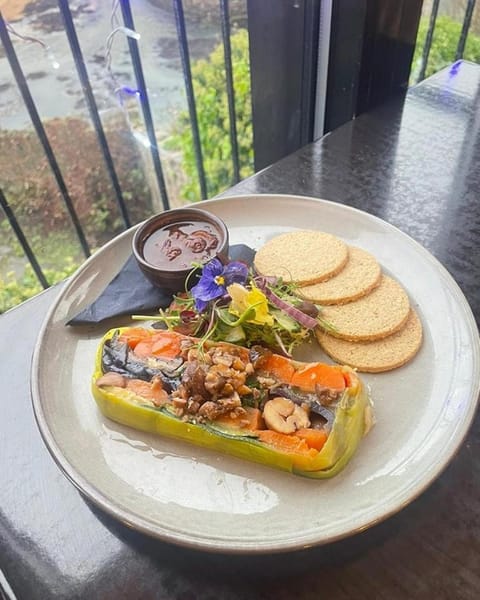 Restaurant/places to eat, Restaurant/places to eat