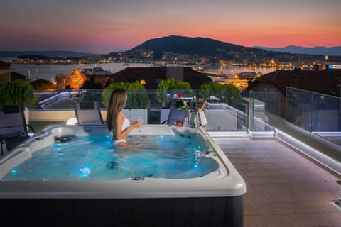Villa Muller Apartments Condominio in Split