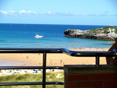 Balcony/Terrace, Area and facilities