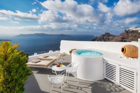 Patio, Hot Tub, Balcony/Terrace, Landmark view, Sea view