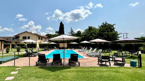 Swimming pool, sunbed