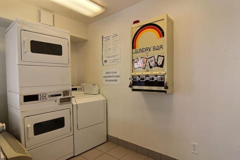 Area and facilities, laundry, washing machine, dryer