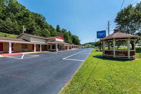 Property building, On site