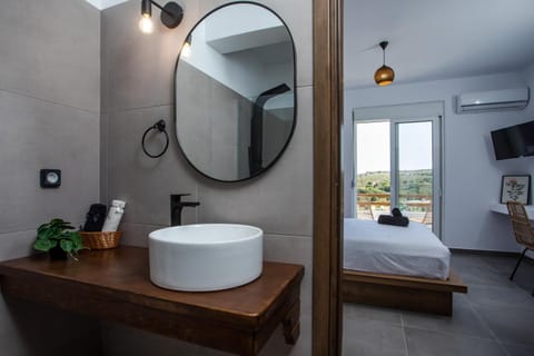 Bathroom, Bedroom