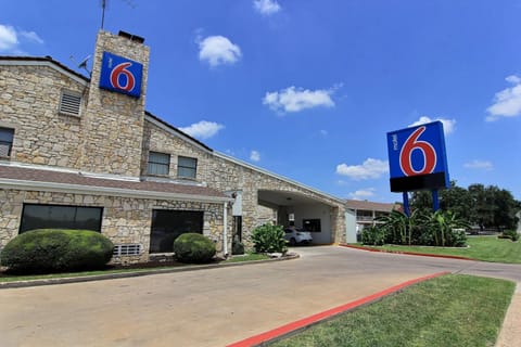 Motel 6 Austin, TX - Central Downtown UT Hotel in Austin