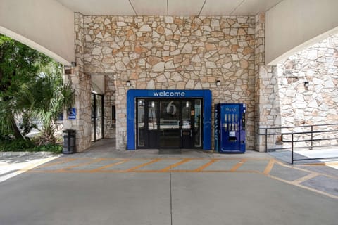 Motel 6-San Antonio, TX - Northwest Medical Center Hotel in San Antonio