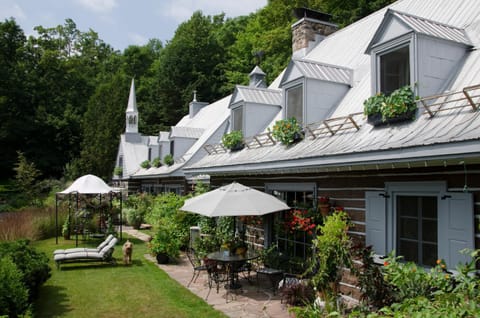 Le Petit Clocher Gite Touristique B & B Alojamiento y desayuno in Saint-Sauveur