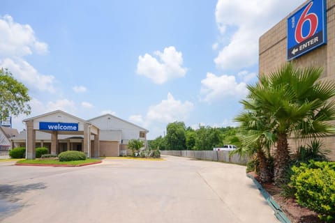 Motel 6-Baytown, TX - Baytown East Hotel in Baytown