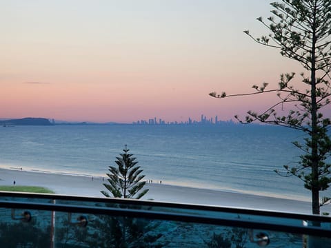Iconic Apartments 704 Condo in Tweed Heads