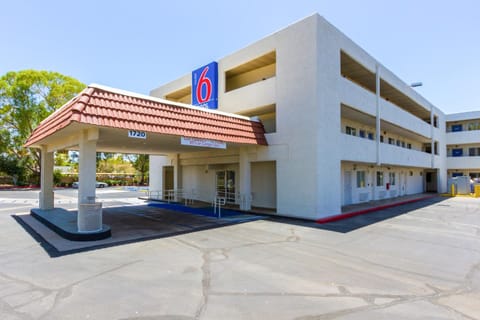 Motel 6 Tempe, AZ Phoenix Airport Priest Dr Hotel in Tempe