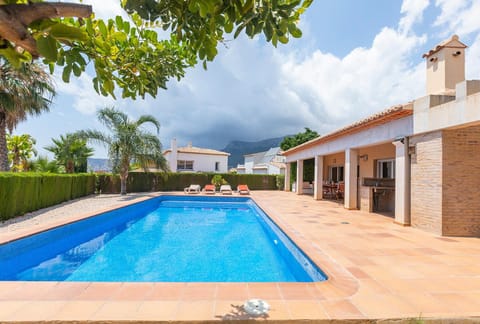 Swimming pool, Swimming pool